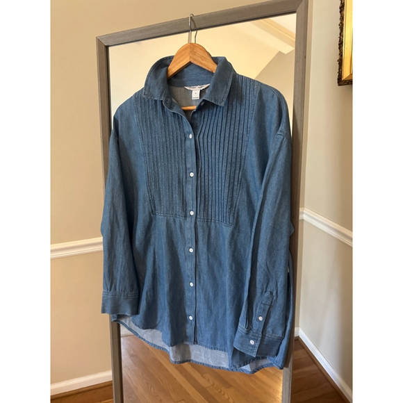 Women's Old Navy Denim Button-Down Shirt Size S Blue - Picture 1 of 4